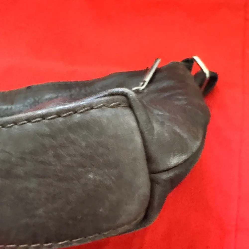 MADE IN ITALY Elegant Brown Leather Shoulder Bag 1 Tiny mark on back clean - Picture 12 of 12